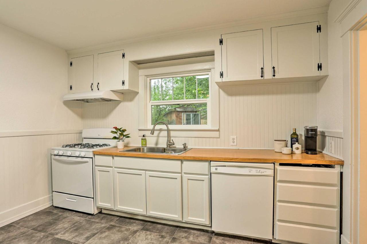 Pet-Friendly Baker City Escape With Private Yard! Eksteriør billede